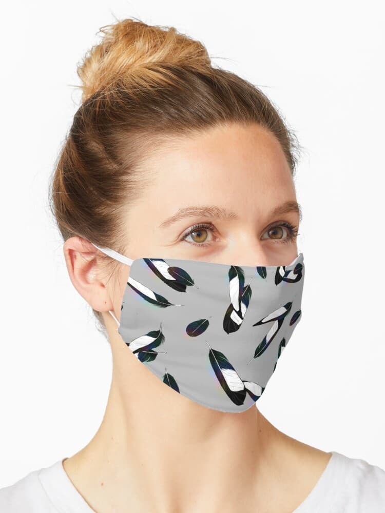 Magpie feathers (color) facemask